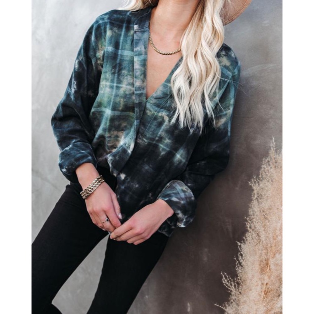 NWT VICI Sea Cliff Cotton Tie Dye Plaid Top Blue Green Size XS - Picture 2 of 14